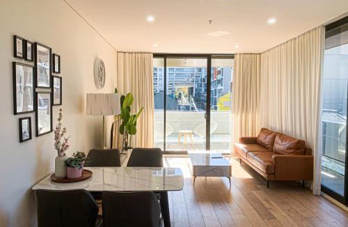 Waterloo Apartment | Stunning 2 Bedroom Apt at Waterloo