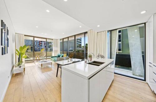 Waterloo Apartment | Stunning 2 Bedroom Apt at Waterloo