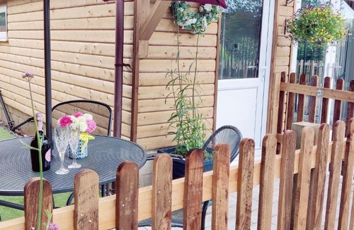 Whitestake House | Stunning 2-bedroom Log Cabin