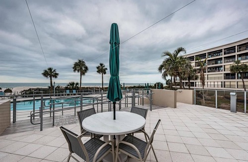 Belle Vista Condo | Stunning 2+ St. Pete Beach condo directly on the sand.
