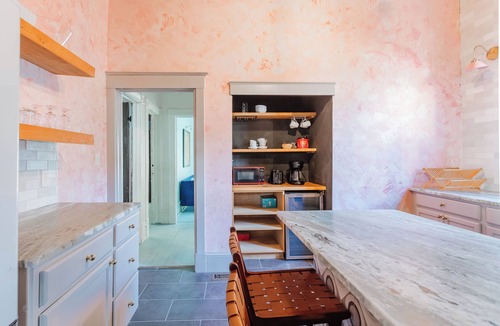 Thomas Square Apartment | Stunning 2Bed Apt near Historic District Walkable