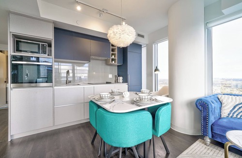 Garden District Condo | Stunning 2Bed2Bath Suite with Lake and CN Tower View in Downtown Toronto