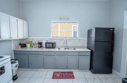 Five Points Apartment | Stunning 2BR/1BA Historic Pad Few Steps Downtown