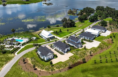 Lake Alfred Cottage | Stunning 2BR House on a Lakeside Estate!