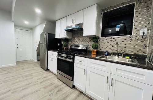 Williamsbridge Apartment | Stunning 2BR next to Bronx Zoo