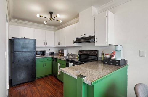 Pacifica Apartment | Stunning 2BR Ocean Mountain Sunset View