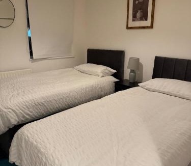 Glyndon House | Stunning 2BR peaceful House