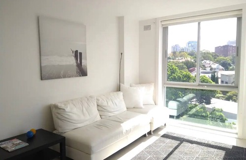 Kirribilli Apartment | Stunning 2BR Waterfront Panorama With Pool