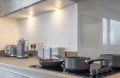 Milton Keynes Apartment | Stunning 3 bed penthouse Central MK, Free parking