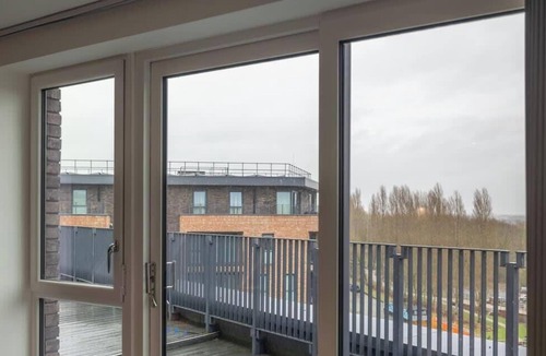 Milton Keynes Apartment | Stunning 3 bed penthouse Central MK, Free parking