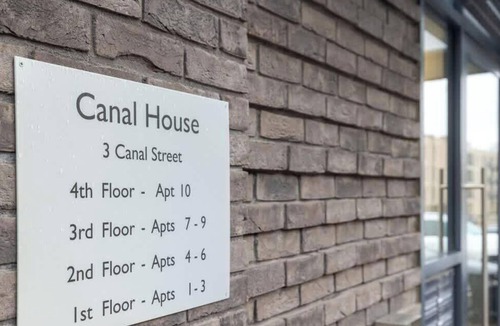 Milton Keynes Apartment | Stunning 3 bed penthouse Central MK, Free parking