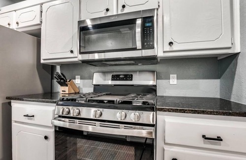 South Oklahoma City House | Stunning 3-Bedroom Veteran-Owned Home in Quiet OKC