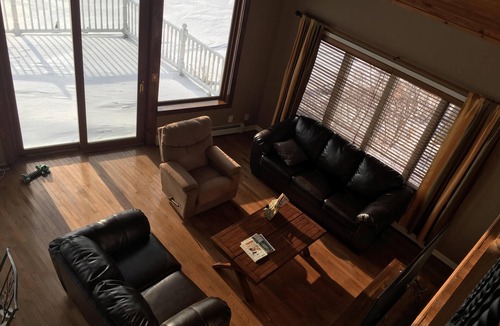 Cleveland Apartment | Stunning 3 bedroom 1.5 bath lakefront getaway on beautiful Oneida Lake