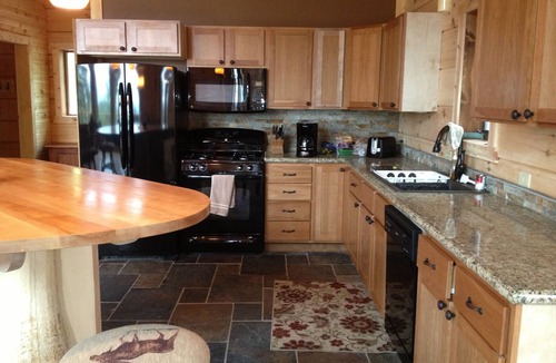 Lutsen Cabin | Stunning 3-bedroom; 7+ beds; log cabin with sauna; near Lutsen Mountains
