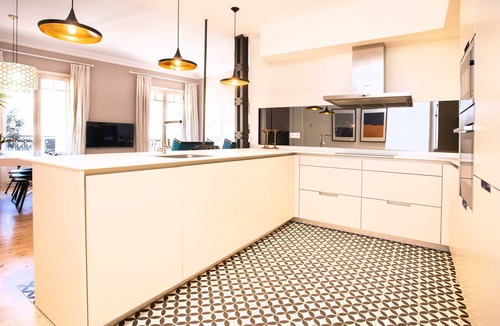 Jeronimos Apartment | Stunning 3 bedroom apartment next to the Retreat