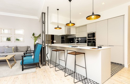 Jeronimos Apartment | Stunning 3 bedroom apartment next to the Retreat