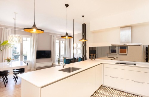 Jeronimos Apartment | Stunning 3 bedroom apartment next to the Retreat