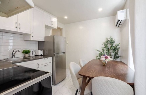 Cote-Des-Neiges—Notre-Dame-De-Grace Apartment | Stunning 3-Bedroom Home in MTL NDG