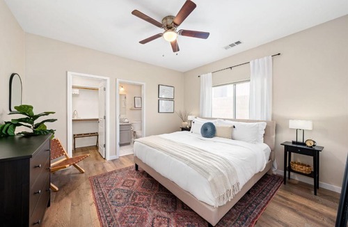 Sacramento House | Stunning 3 bedroom home