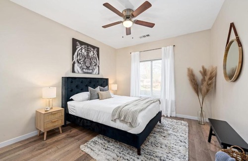 Sacramento House | Stunning 3 bedroom home