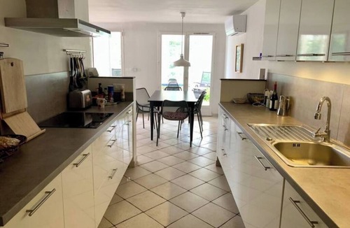 Laroque-des-Alberes Villa | Stunning 3 bed villa, sunny terrace & great views