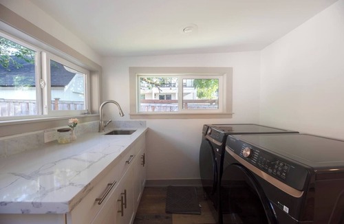 Fort Lewis House | Stunning 3b1bHome w/Lake Access