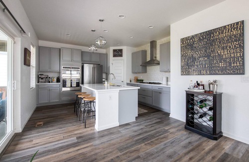 Erie House | Stunning 3BD House w/Wi-Fi & Parking