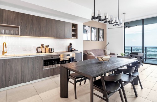 Downtown Miami Apartment | Stunning 3BD Penthouse on 50th Floor with Panoramic Water Views