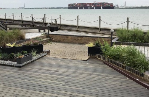 Netley House | Stunning 3bed beach house