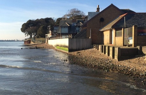 Netley House | Stunning 3bed beach house