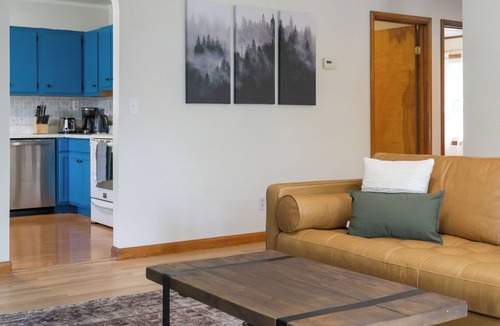 Catskill Cabin | Stunning 3BR 1BA Foosball table