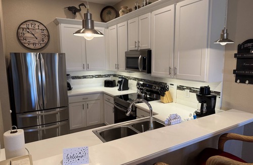 Bahama Bay Villa | Stunning 3BR 2BA 1700 sq ft Penthouse Villa - Fully Upgraded, Fantastic Location