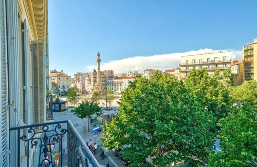 6th Arrondissement Apartment | Stunning 3BR Flat near Vieux Port