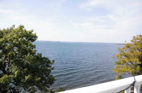 Chittenden County House | Stunning 3BR Home w/Lake access/hot tub