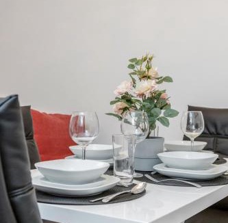 Crays Hill Apartment | Stunning 3BR house in Basildon