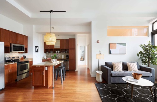 Downtown Chicago Apartment | Stunning 3BR Penthouse in the Loop | Roof Deck