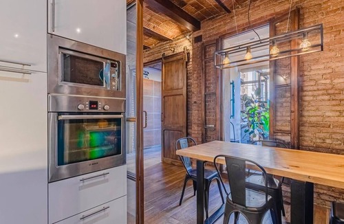 el Camp d'en Grassot i Gracia Nova Apartment | Stunning 3BR + Private Terrace & Pool – Eixample