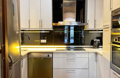 el Camp d'en Grassot i Gracia Nova Apartment | Stunning 3BR + Private Terrace & Pool – Eixample