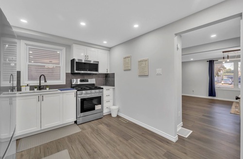 Kitchener House | Stunning 4 bed/2bath house for rent - SpaceRental