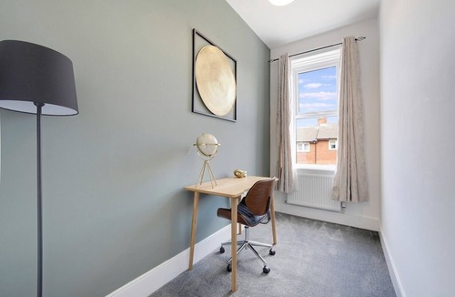 Westoe House | Stunning 4 Bed Home,FREE Parking