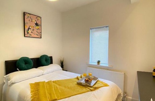 Derby House | Stunning 4-Bed House in Derby