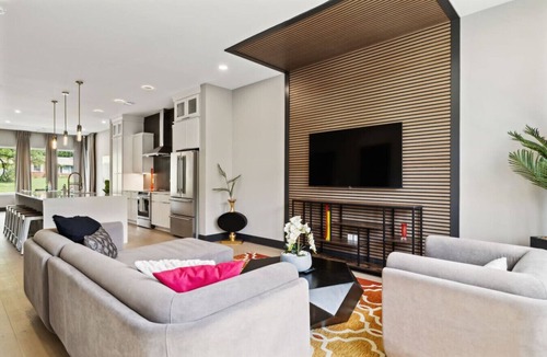 Madison House | Stunning 4 Bedroom/4.5 Bath Home w/Rooftop Deck!