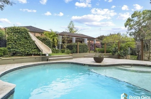 Castle Hill House | Stunning 4-bedroom with pooln