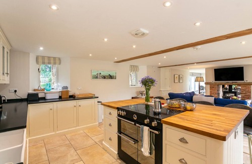 Culworth Other | Stunning 4-Bedroom Barn Conversion