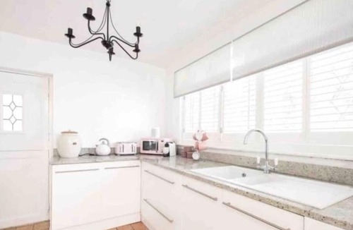 Mawneys House | Stunning 4 bedroom detached home