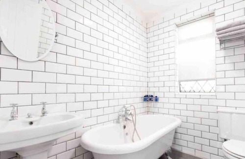 Mawneys House | Stunning 4 bedroom detached home