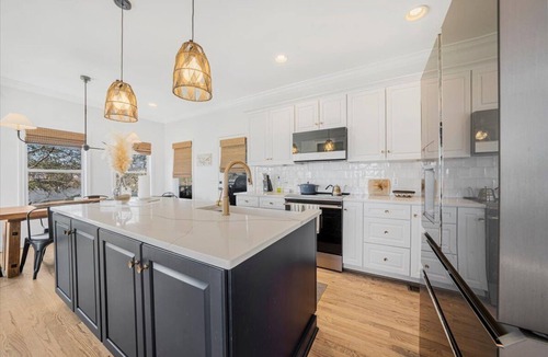Arley House | Stunning 4+ bedroom home, sunset views - Smith Lake