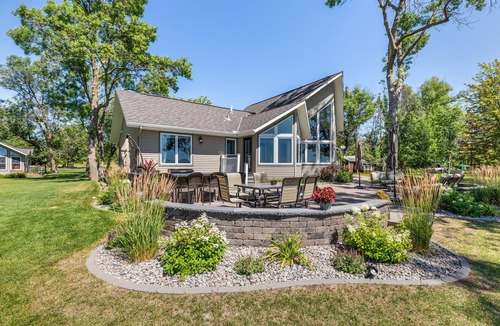 Brainerd Cabin | Stunning 4 Bedroom Lake Home close to everything!