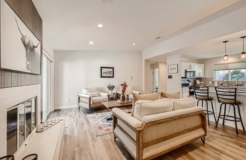 South Manchaca House | Stunning 4 bedroom private house with POOL!