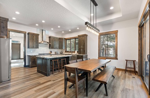 Tamarack House | Stunning 4 BR Estate Home